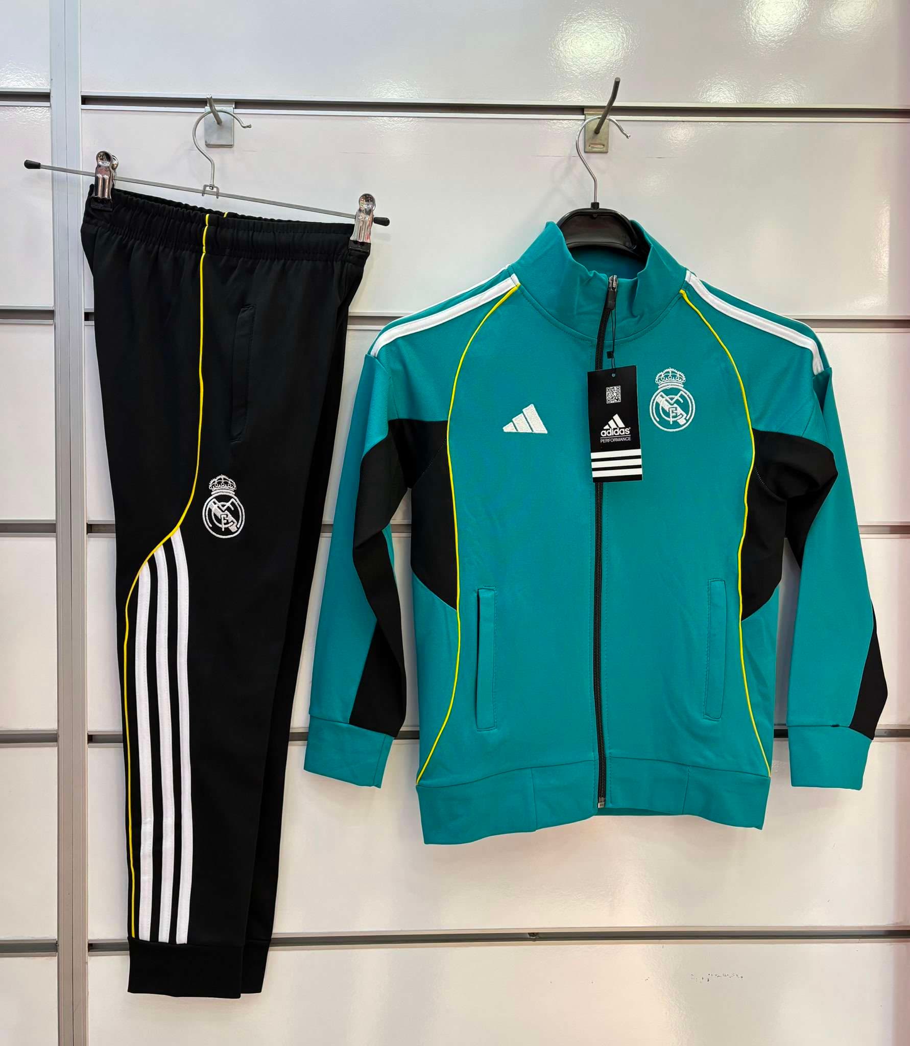 Real Madrid Turkuaz Eşofman Takımı
